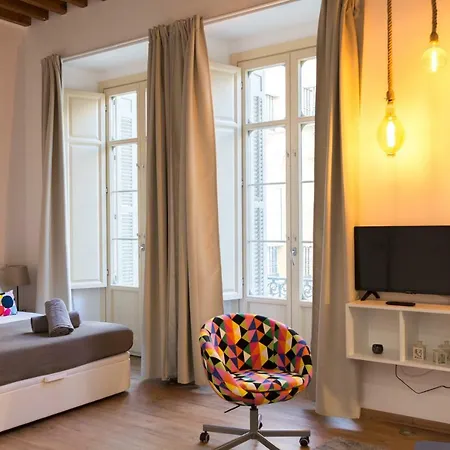 Luxury Center Apartment